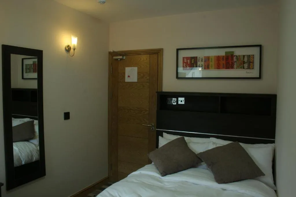 Baytree Hotel London 3*,
